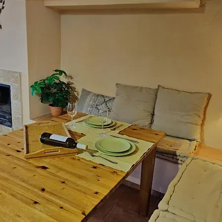 Studio With Pool Apartment