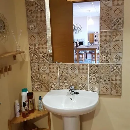 Studio With Pool Apartment *